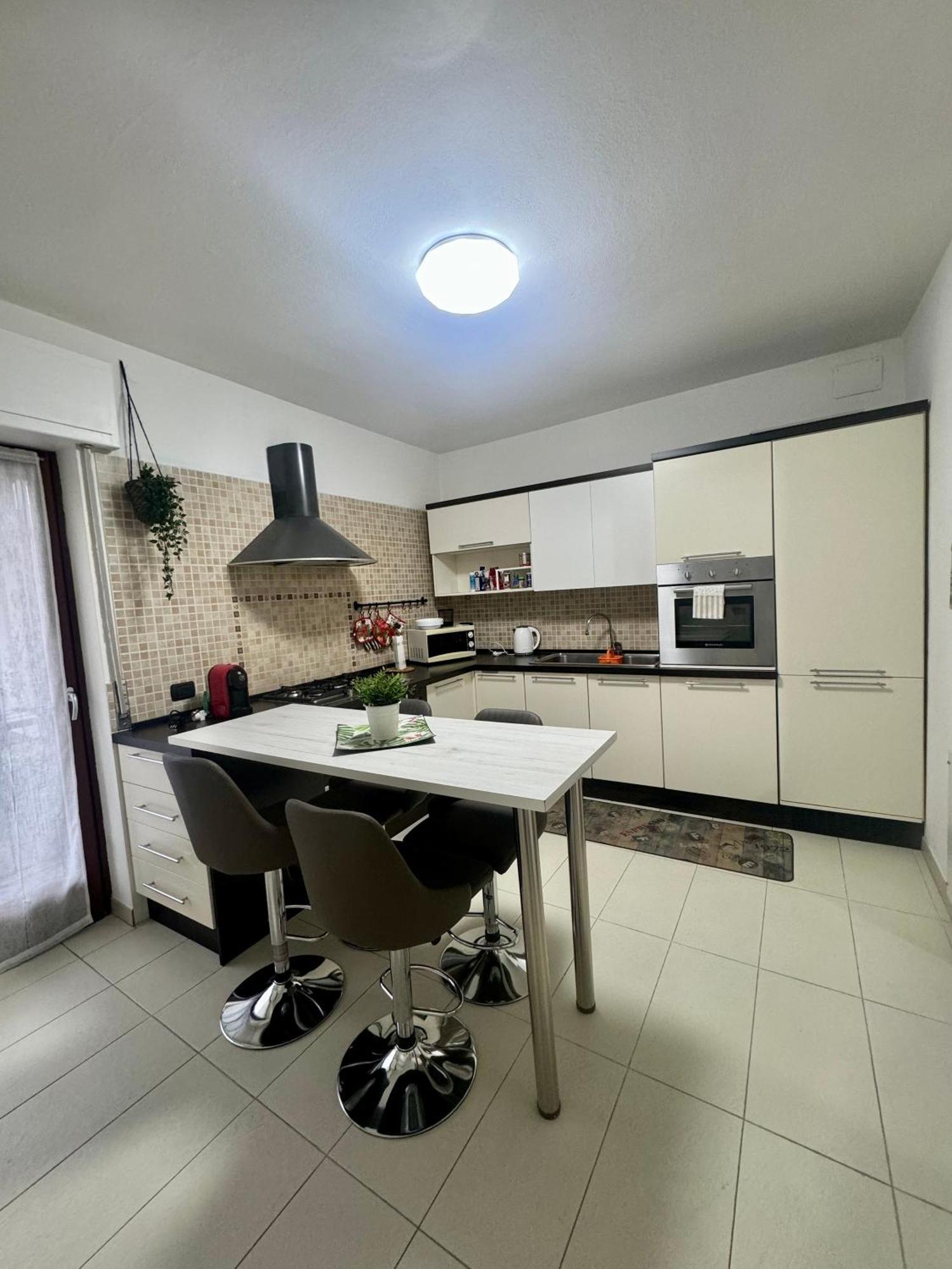 Casa Alessio - Elegante Appartamento Nel Cuore Di Cesano Maderno Kültér fotó