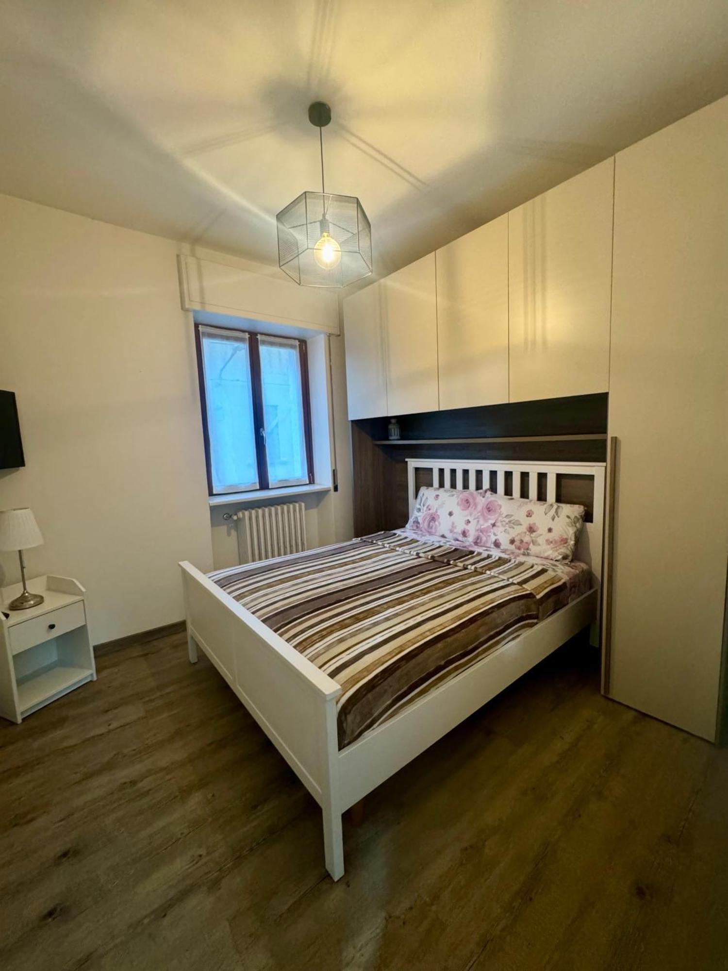 Casa Alessio - Elegante Appartamento Nel Cuore Di Cesano Maderno Kültér fotó